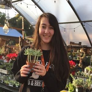 Meet your Posher, Lia